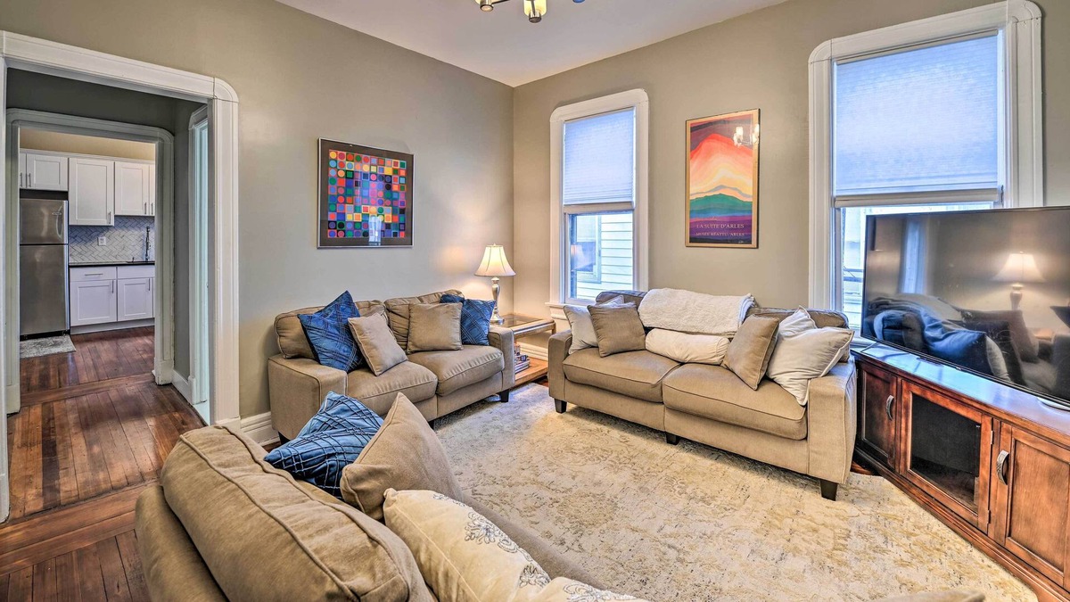 Schenectady Apartment | Renovated Apt: 1 Mi to Downtown!