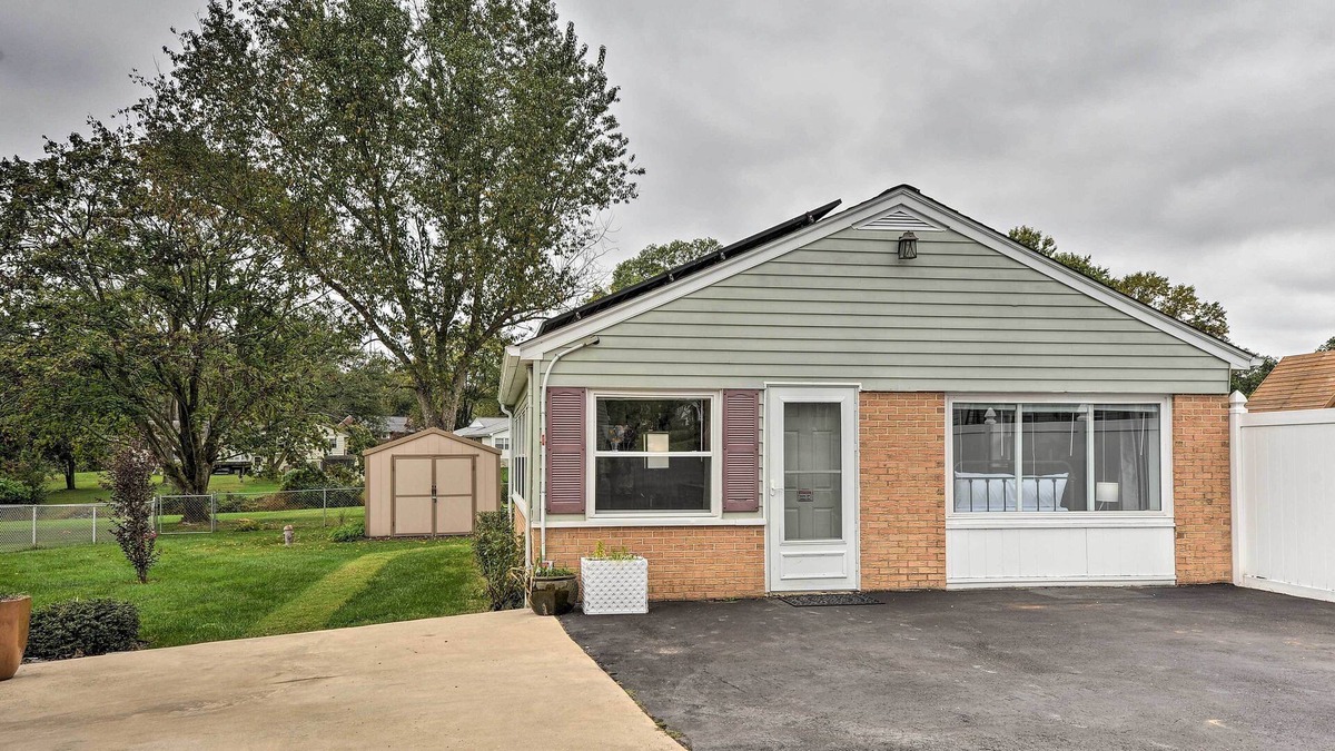 Savage-Guilford Apartment | Renovated Apt ~ 20 Miles to Baltimore & DC!