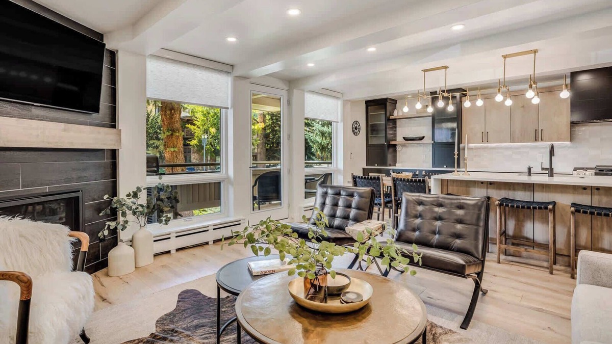 Aspen Apartment | Renovated Aspen 2BR, Walk to Gondola!