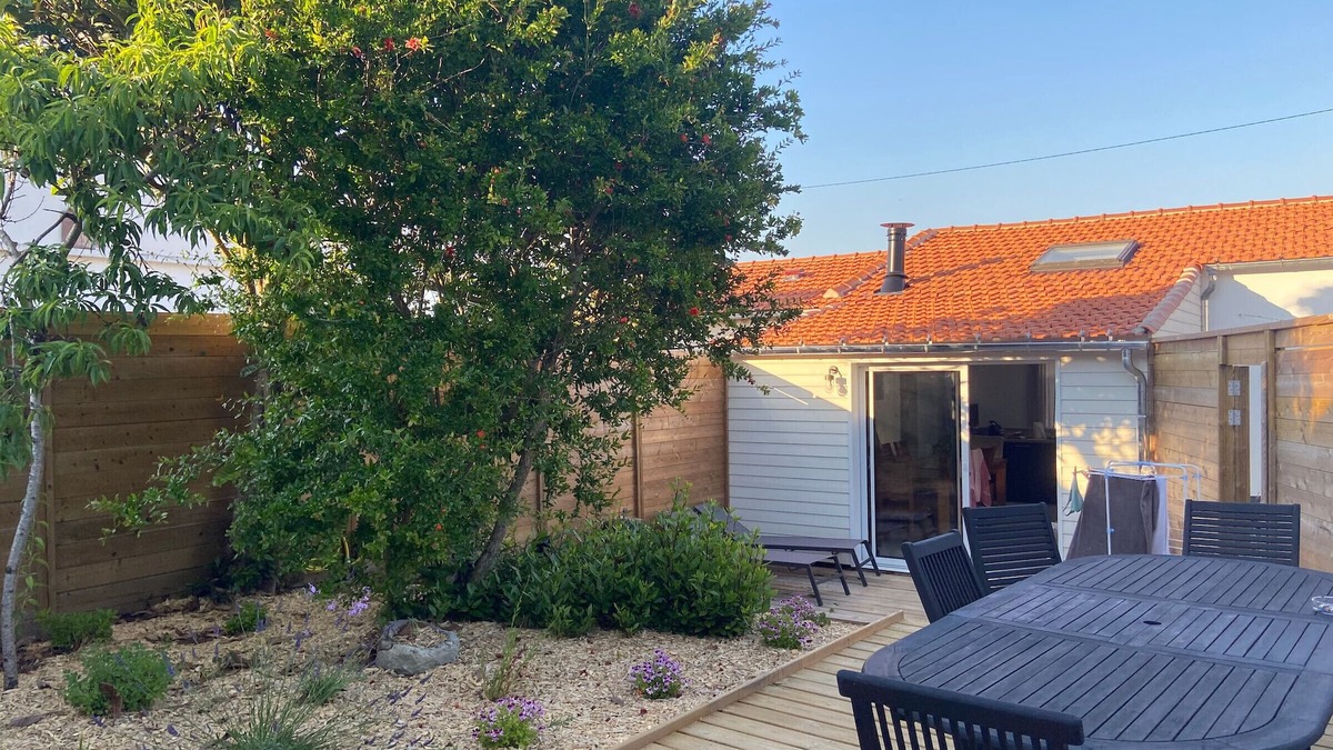 Barbatre Cottage | Renovated Beach House with Terrace and WiFi, 500m from Boucholeurs Beach