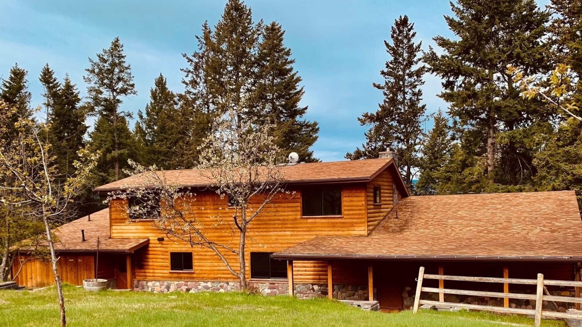 Bigfork Cabin | Renovated Bigfork Cabin with Flathead Lake Views + Cherry Orchard