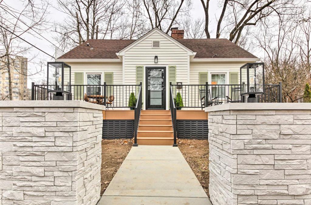 Bloomington House | Renovated Bloomington Home - Steps to Campus!