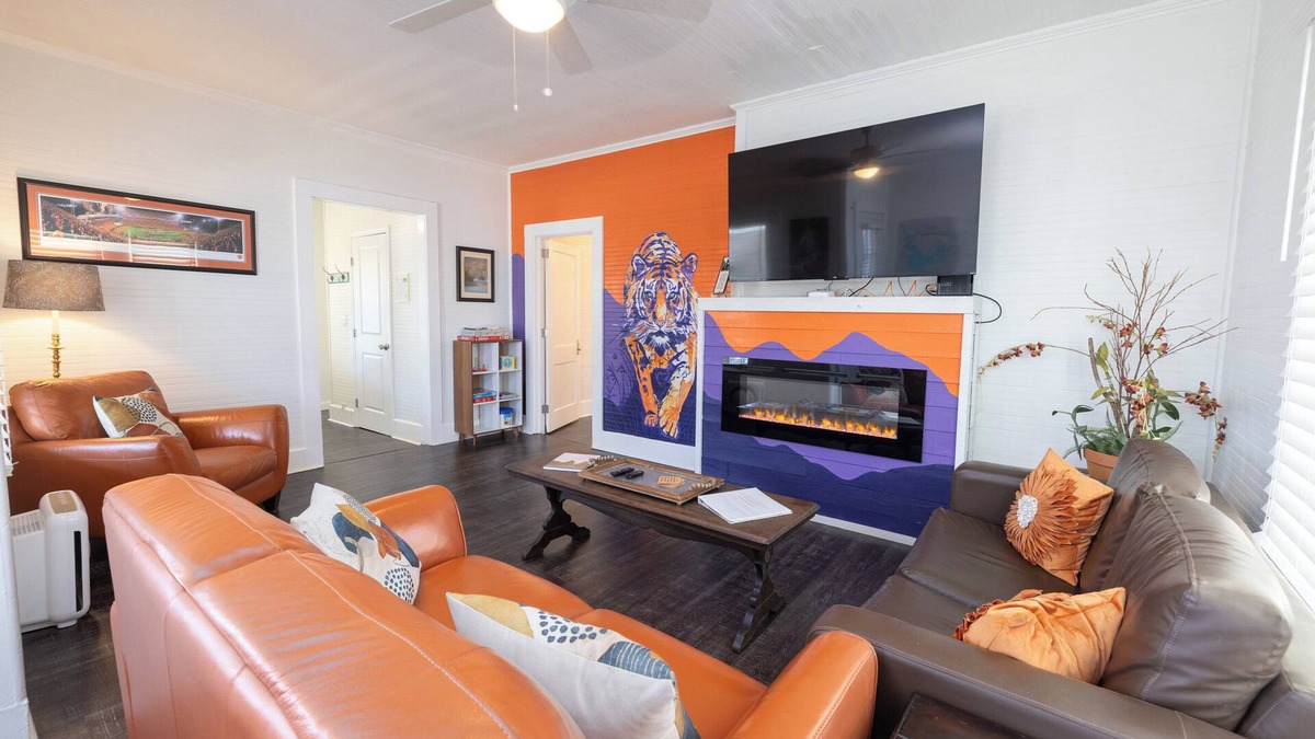 Seneca House | Renovated Bungalow 1 Block from Downtown Seneca! 7 miles from Clemson!