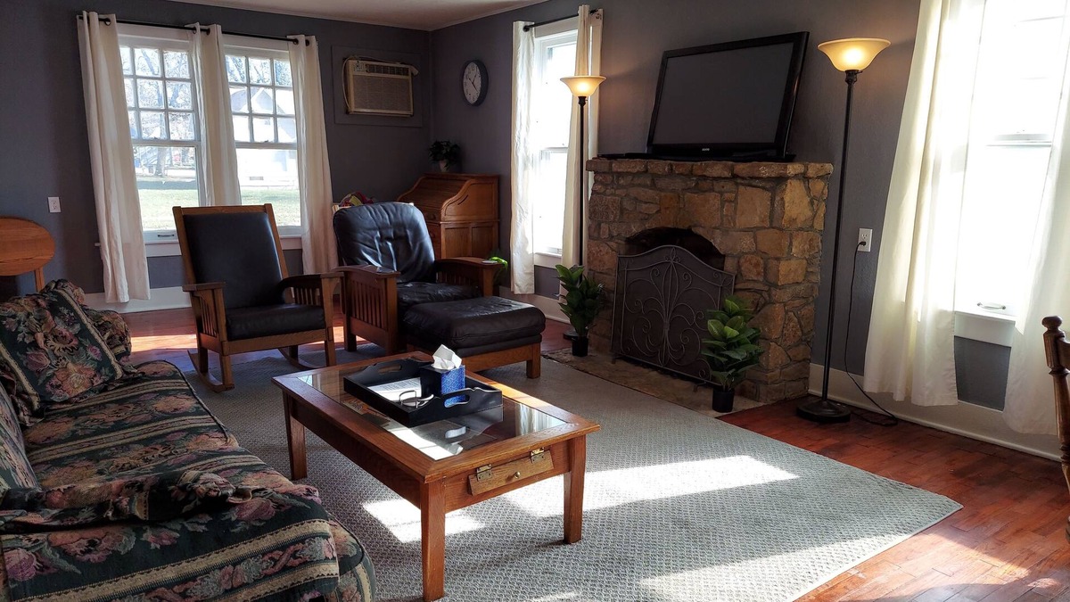Iola House | Renovated Bungalow with Cozy Gas Fireplace