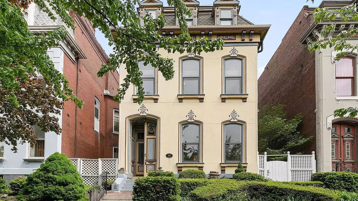Lafayette Square House | Renovated Carriage house - 1 BR loft - Private