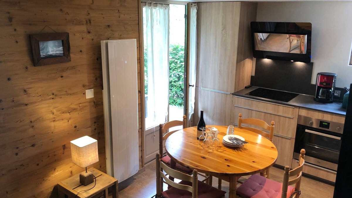 Barcelonnette Ski Chalet | Renovated Chalet near Golf & City Center with Garden, Parking, Free Shuttle to Pra-Loup