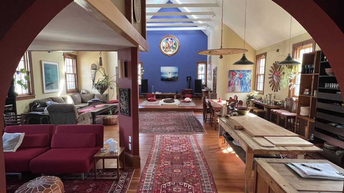 West Dummerston House | Renovated Church Sanctuary: Ski and Swim, Relax, Cook, Gather.