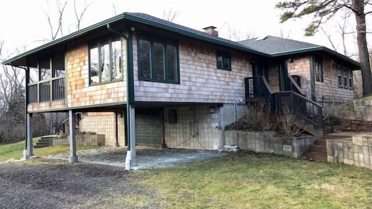 Wellfleet House | Renovated Contemporary Gem In Private Neighborhood (2416)