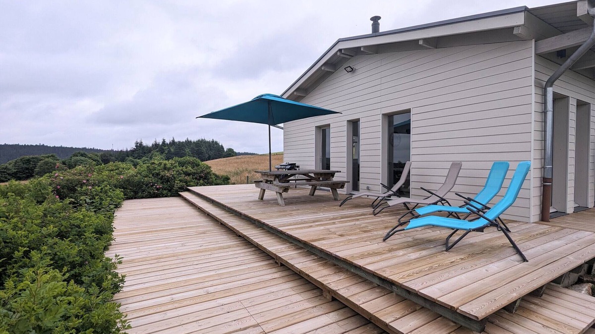 Le Mas-de-Tence Cottage | Renovated cottage with terrace, hiking and cultural activities in Haute-Loire