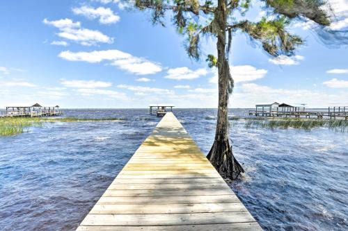 Crescent City House | Renovated Crescent Lake Escape with Waterfront Deck!