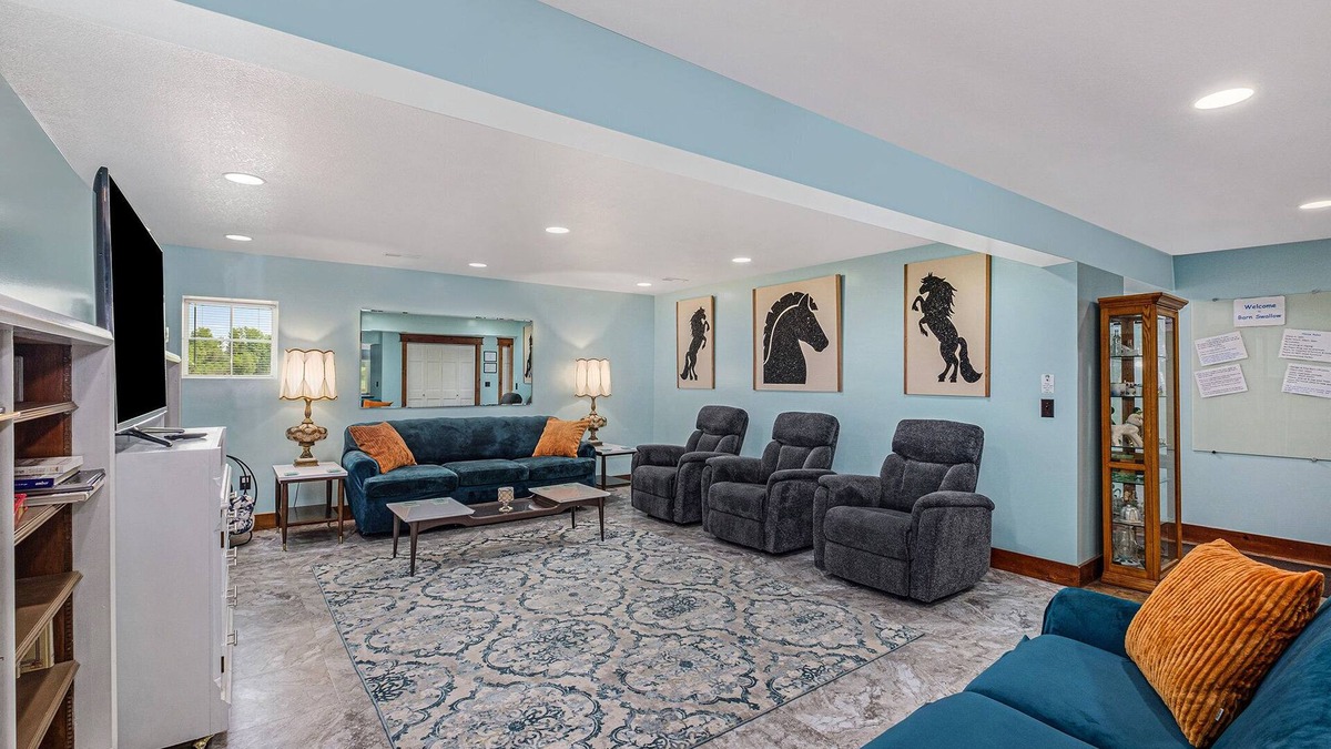 Byron Center House | Renovated Dairy Barn – 5 Beds, 2.5 Baths, Spacious, Accessible & Stylish