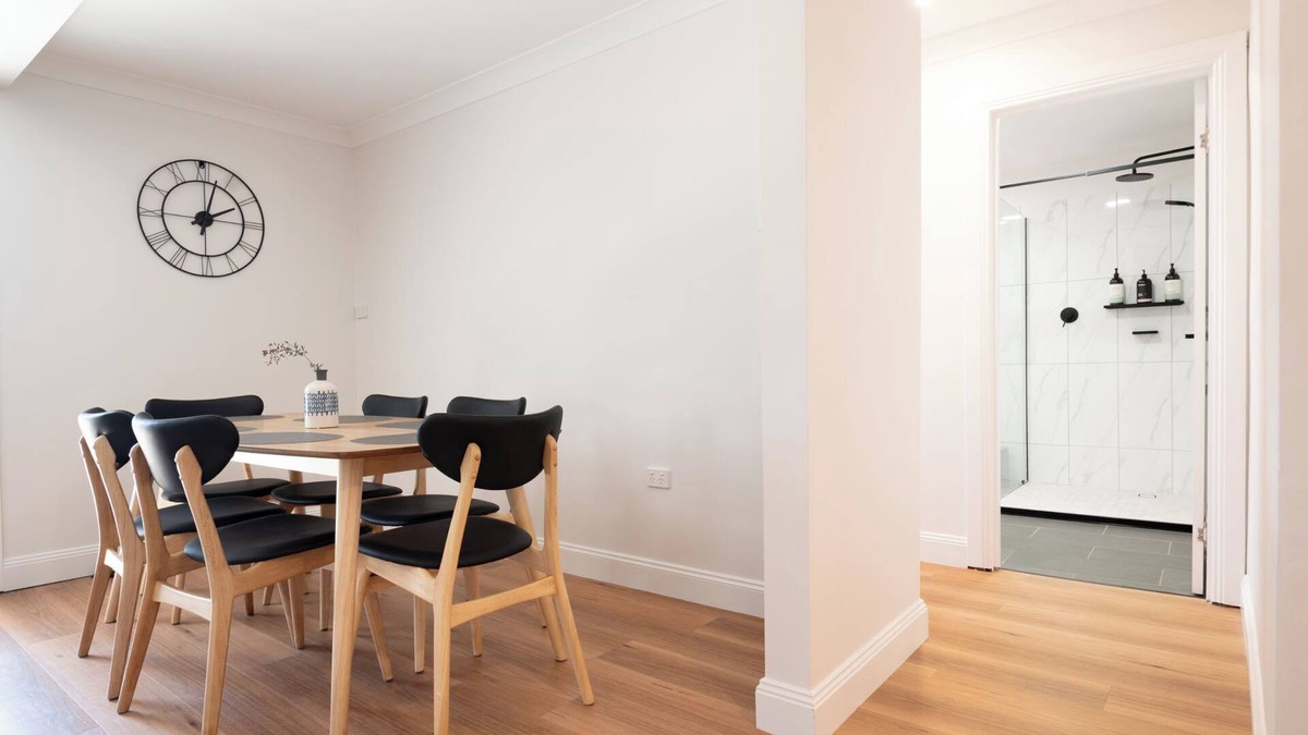 Invermay House | Renovated Delight in Invermay: WiFi & Parking