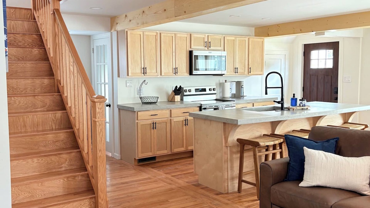 Port Austin House | Renovated Downtown Port Austin Gem!