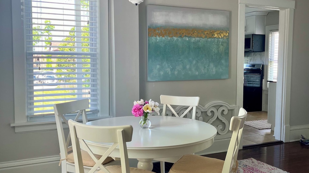 Wheaton House | Renovated Downtown Wheaton ~Gem~