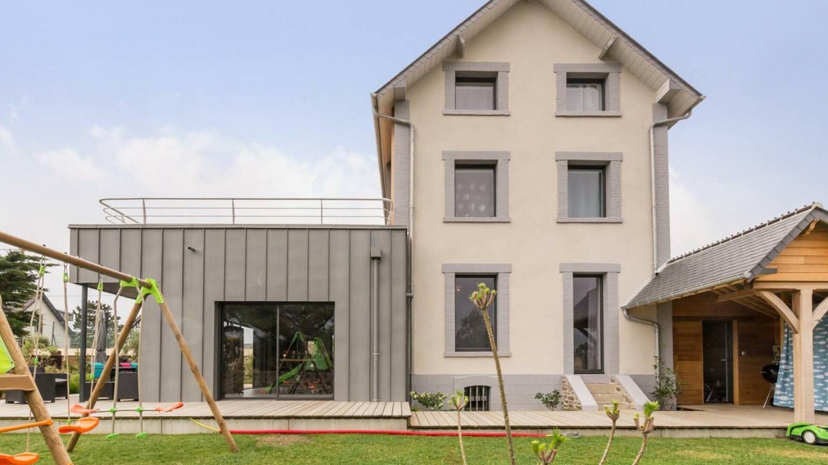 Barneville-Carteret Cottage | Renovated family villa with garden, terrace and beach access in Barneville-Carteret