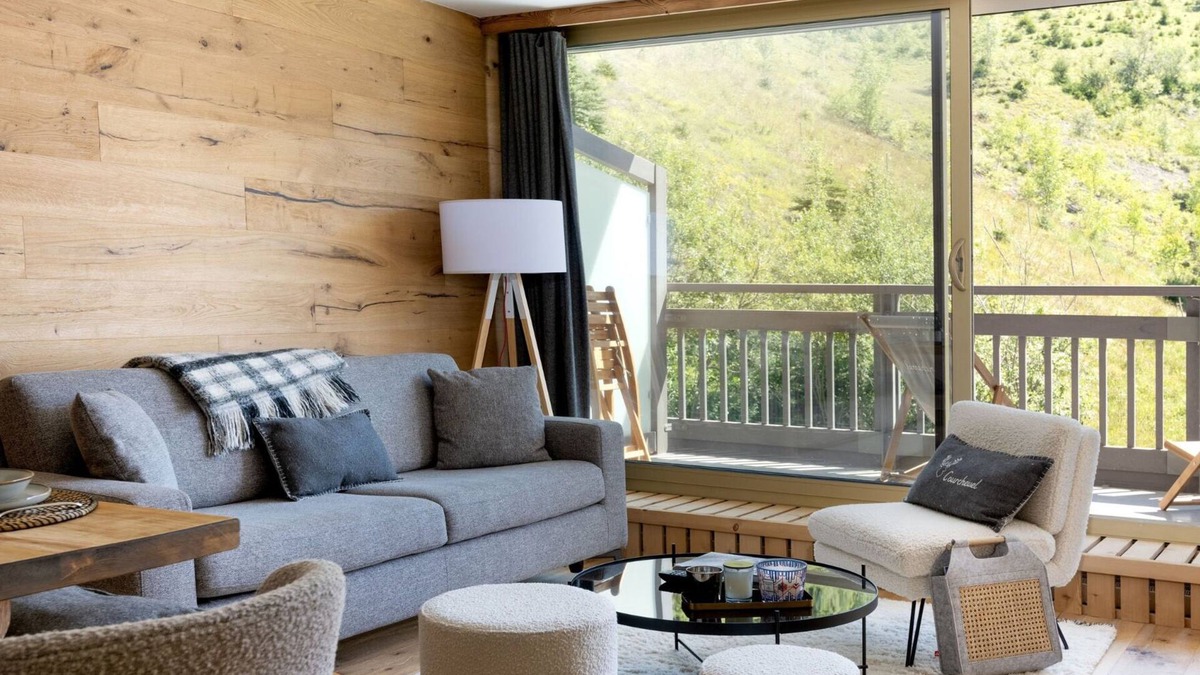 Courchevel Apartment | Renovated family apartment with South exposure