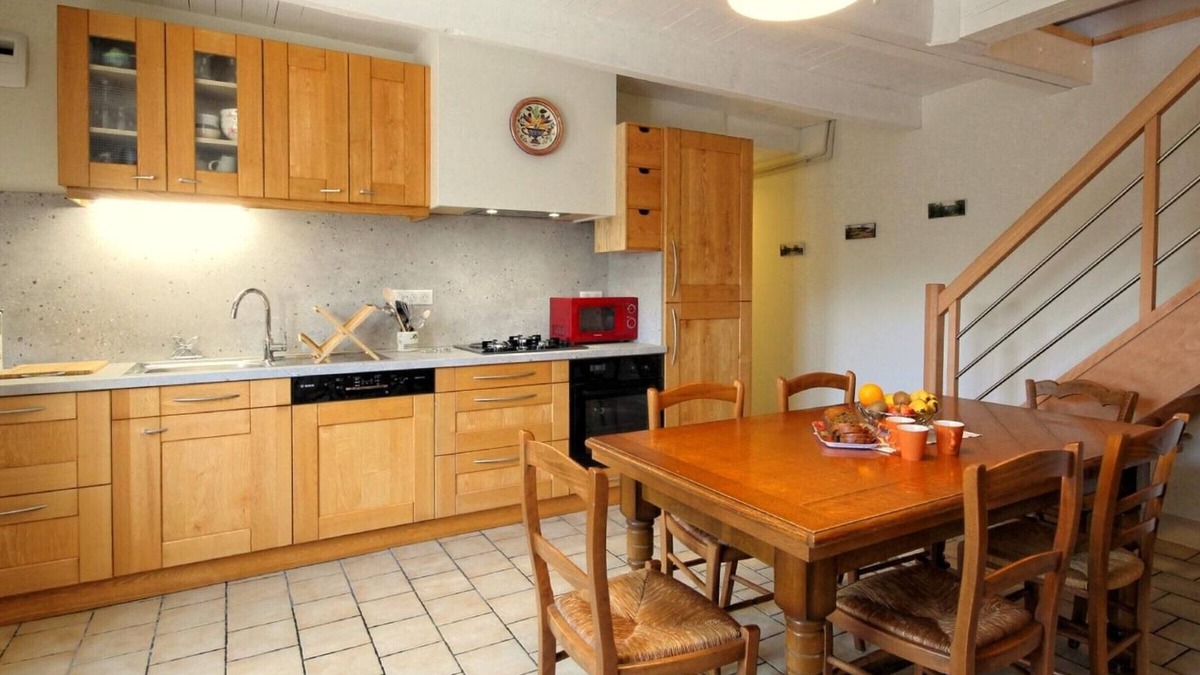 Gourgeon Cottage | Renovated family cottage with garden in the heart of the Saône Valley