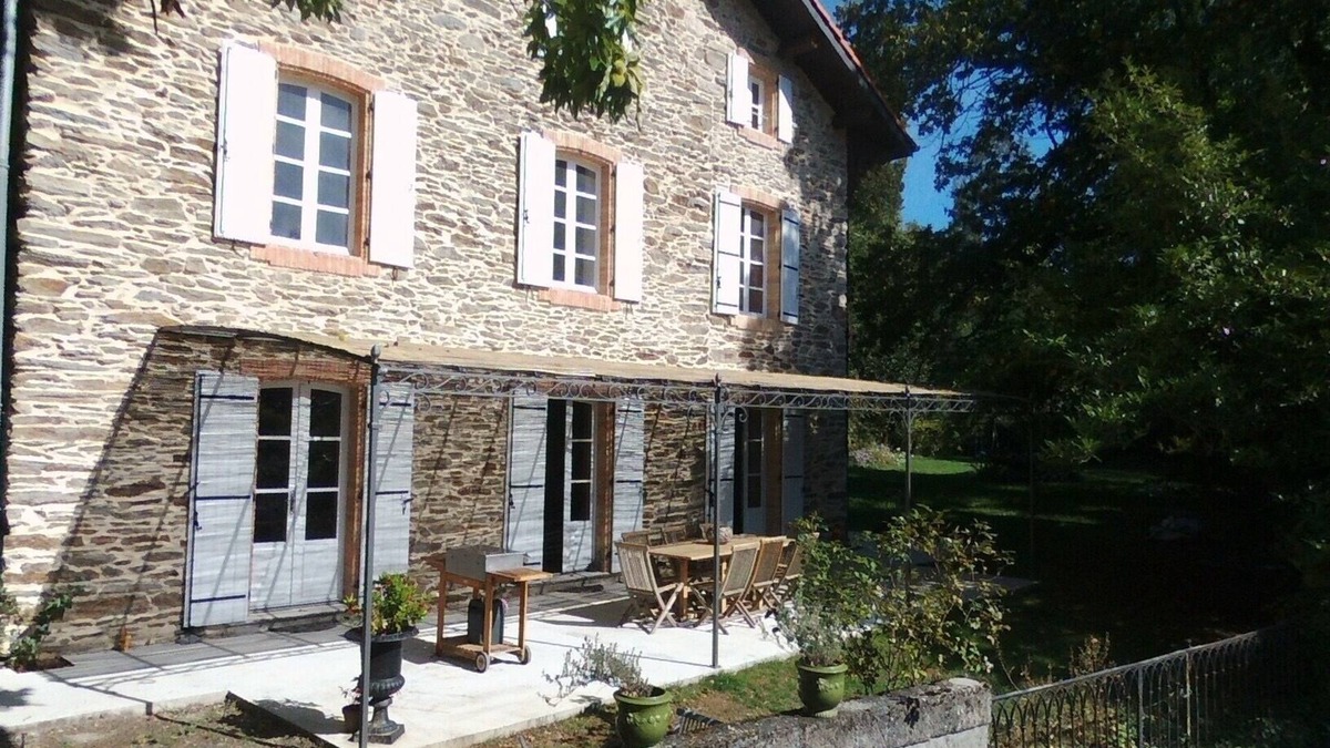 Courniou House | Renovated farmhouse with heated pool, Ht Languedoc Regional Park