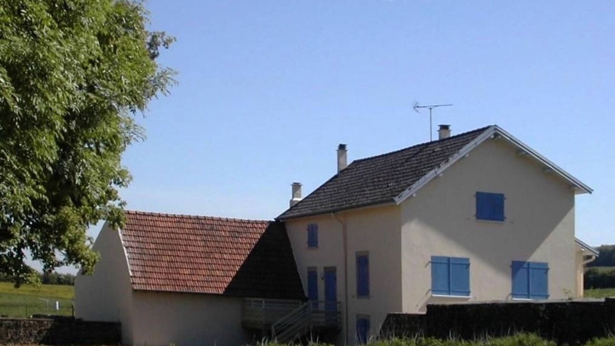 Breurey-les-Faverney Cottage | Renovated old mill with enclosed garden in Breurey-lès-Faverney