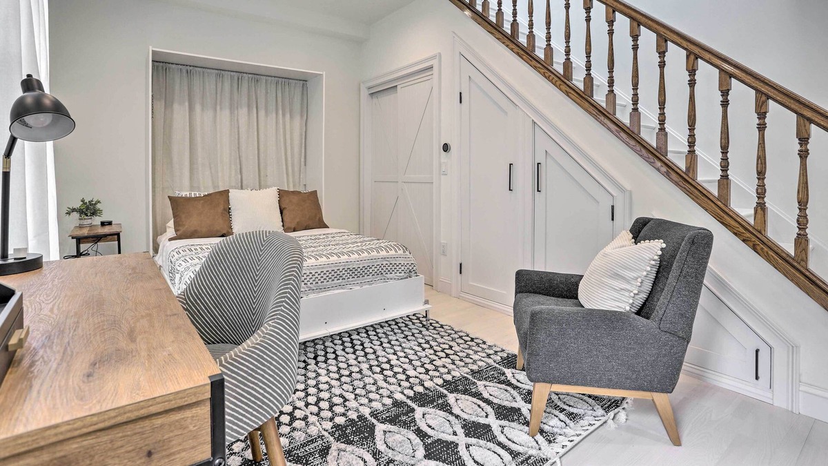 Glen Ridge Cottage | Renovated Glen Ridge Studio - WFH Friendly!