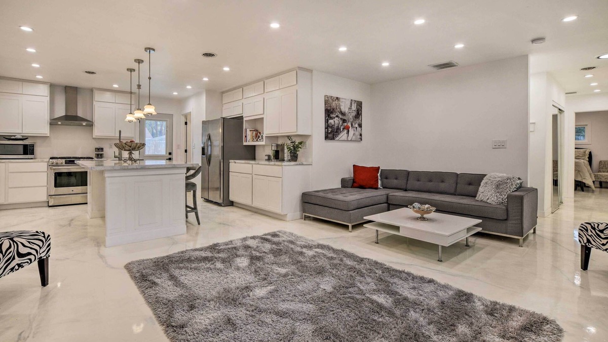Griffith House | Renovated Griffith Family Home in Chicagoland Area