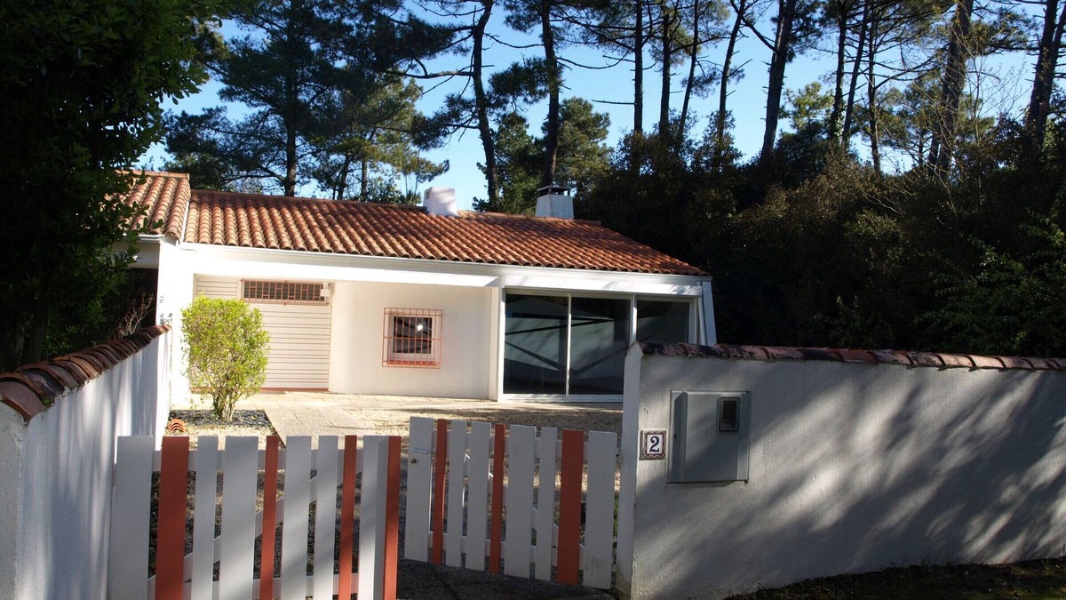 Saint-Jean-de-Monts House | Renovated House Near Forest, 600m to Beach/Shops, Dog Friendly