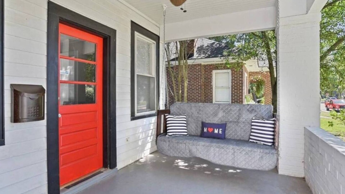 Chatham Crescent House | Renovated Historic 5BR home close to everything Savannah has to offer.