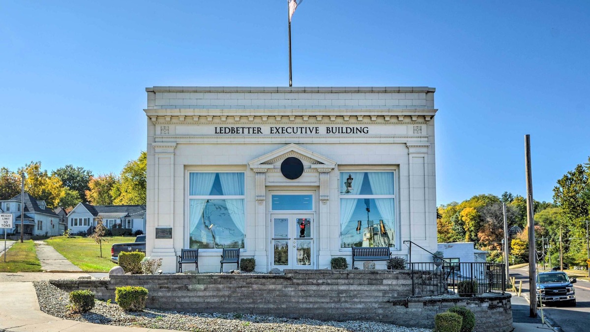 Bartonville Cottage | Renovated Historic Cottage ~ 4 Mi to Peoria!