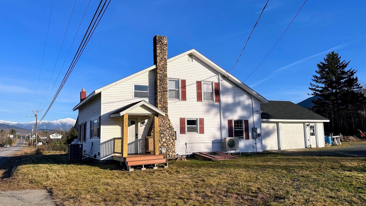 Twin Mountain House | Renovated home on snowmobile trail, firepit, mountain views,10 min from Bretton Woods, dog friendly!