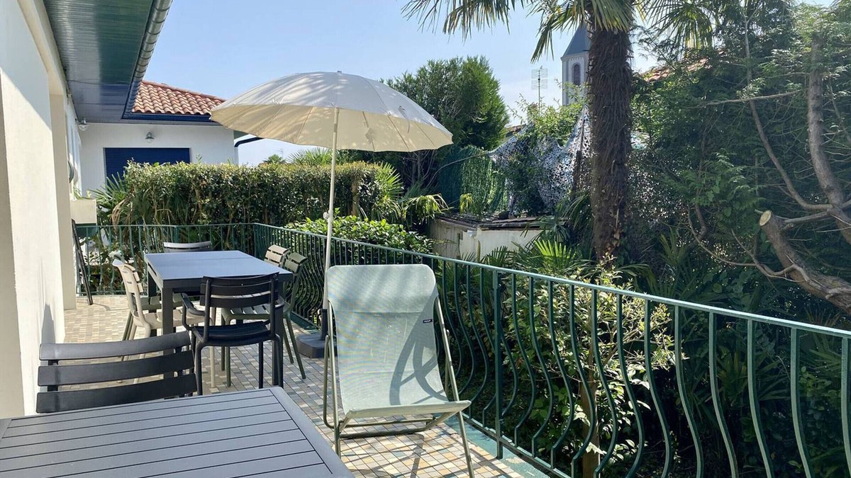 Cambo-les-Bains House | Renovated house in Cambo, 2 br, garden, parking, WiFi