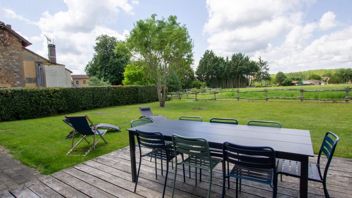 Lavalade Cottage | Renovated house with air conditioning, terrace and parking in Capdrot