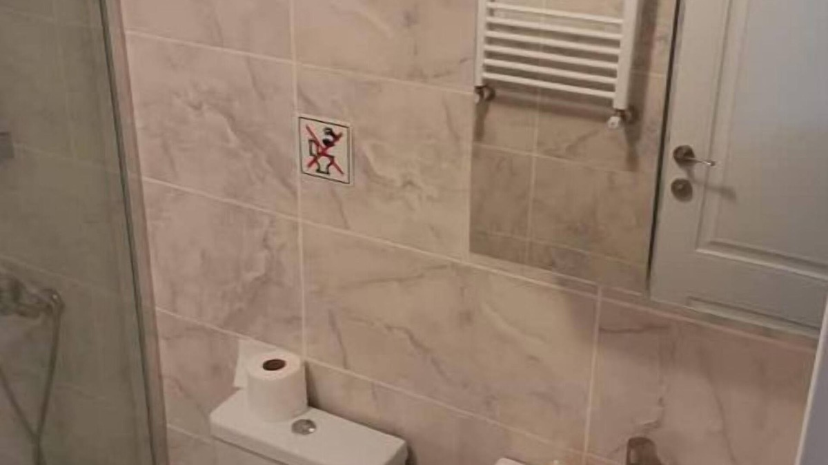 Kadikoy Apartment | Renovated interior, centrally located