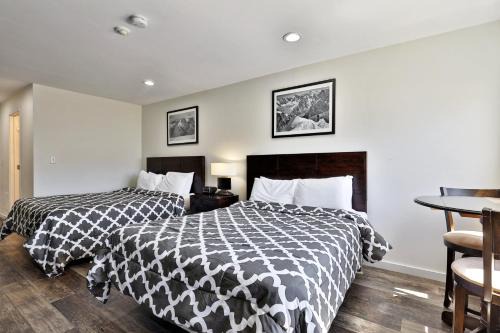 Killington House | Renovated Killington Center Studio - Close to Resort - Bus - Summer Pool - #523