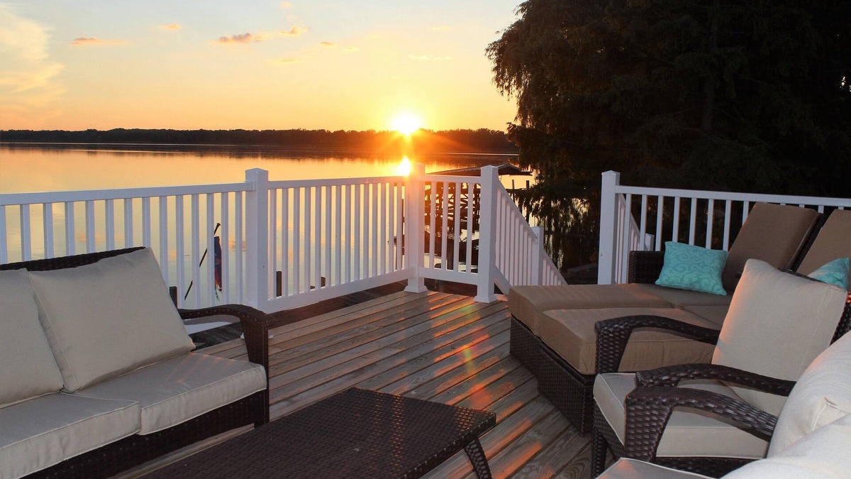 Town of Aurelius House | Renovated Lake Cottage: Wineries, Wildlife and Relaxation - Eagles Nest