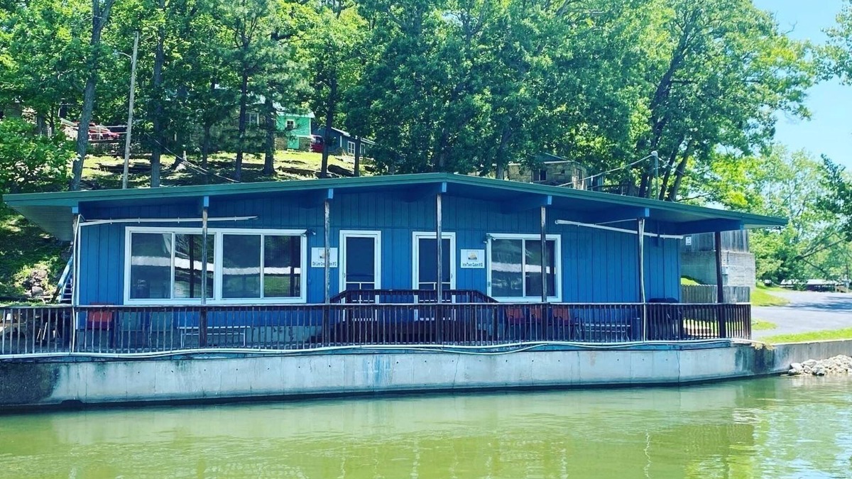 Camdenton Cabin | Renovated lakeside cabin with pool & resort amenities!