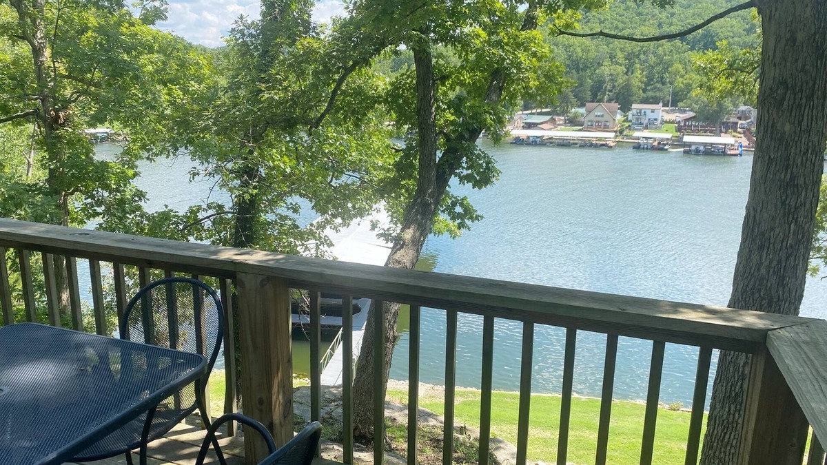 Camdenton Cabin | Renovated lakeside cabin with pool & resort amenities!