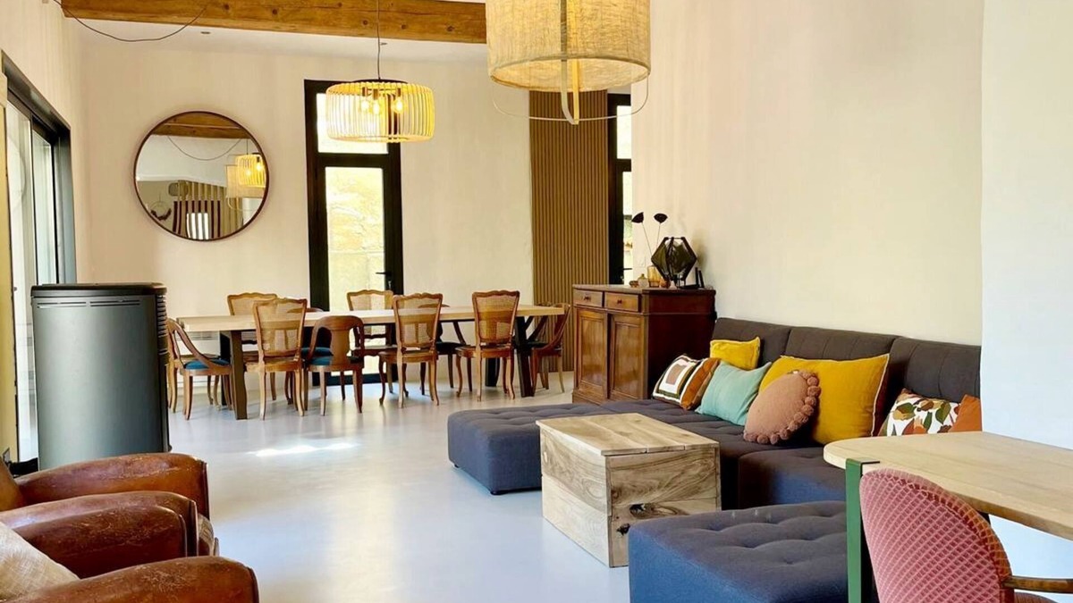La Palme House | Renovated loft-style house, spacious and family-friendly, large garden 7' from the beach