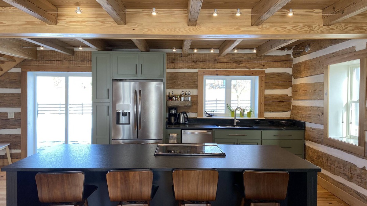Cross Keys House | Renovated Log House in Harisonburg