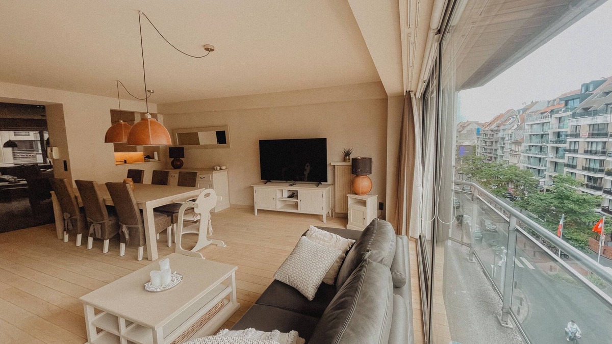 Knokke Apartment | Renovated luxury flat in center 300m from the beach