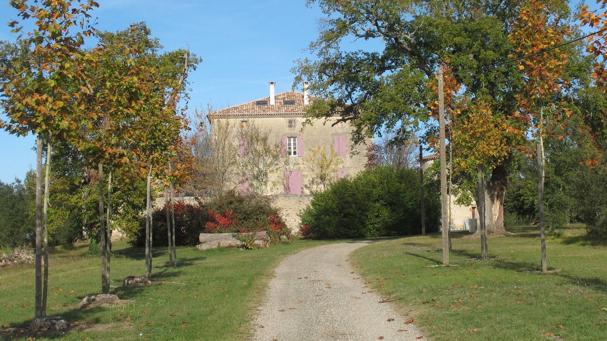 Fargues-sur-Ourbise House | Renovated medieval Château surrounded by truffle trees in SW France.