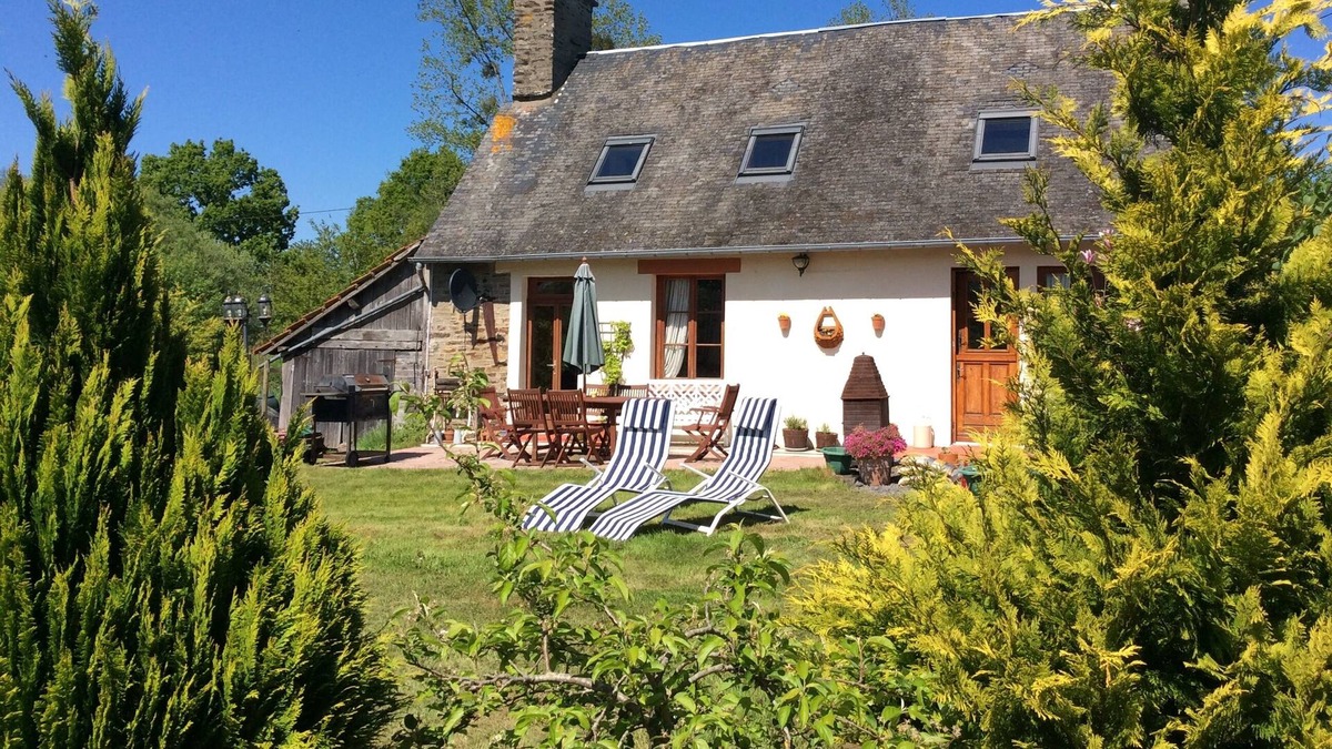 Fontenay Cottage | Renovated Miller's Cottage in Rural Location