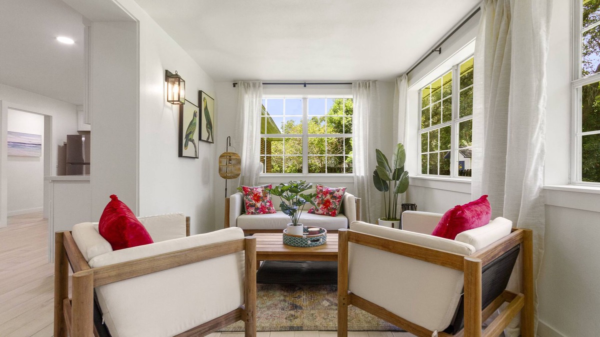 Southeast Pensacola House | Renovated Mod Duplex w/Sun Porch near Airport