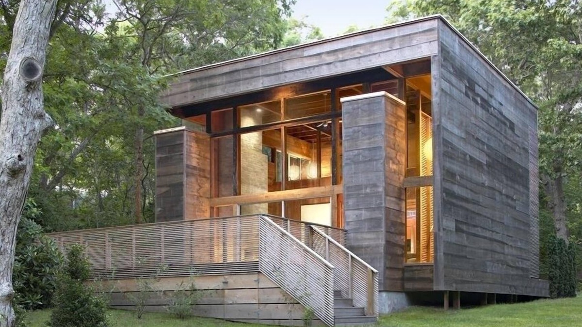 Barnes Landing House | Renovated Modernist Refuge, Steps to Best Hampton's Beaches