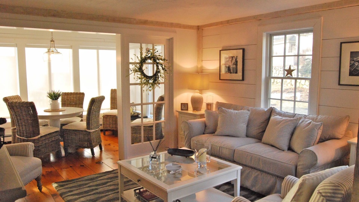 Mashpee Cottage | Renovated Nantucket Style Cottage-Ocean Views-Steps to Private Beach-CENTRAL AC!