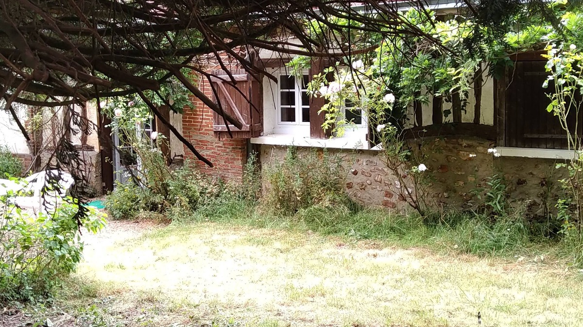 Chapelle-Royale House | Renovated old house, rural setting.