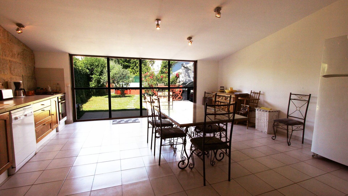 Lunel House | Renovated old house with swimming pool (15mn from beaches)