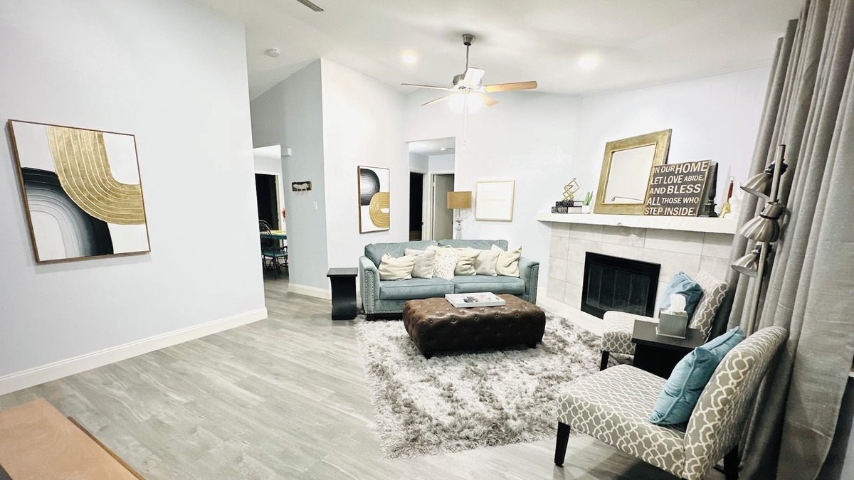Carrollton House | Renovated retreat 5 minutes or less from hospitals, highways, & foodie markets!