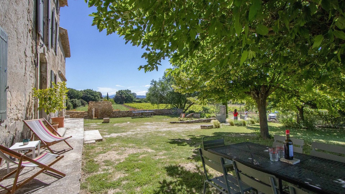 La Baume-de-Transit Ski Chalet | Renovated stone farmhouse with swimming pool & garden - Drôme Provençale