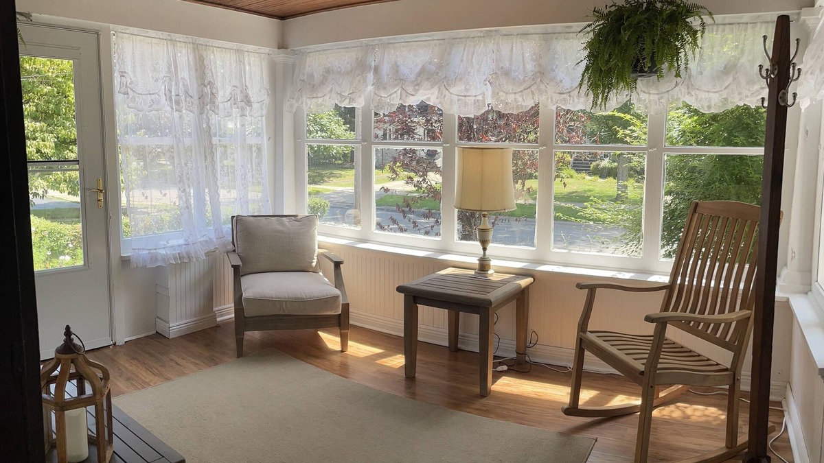 Fredonia House | Renovated small town charm right next to SUNY Fredonia