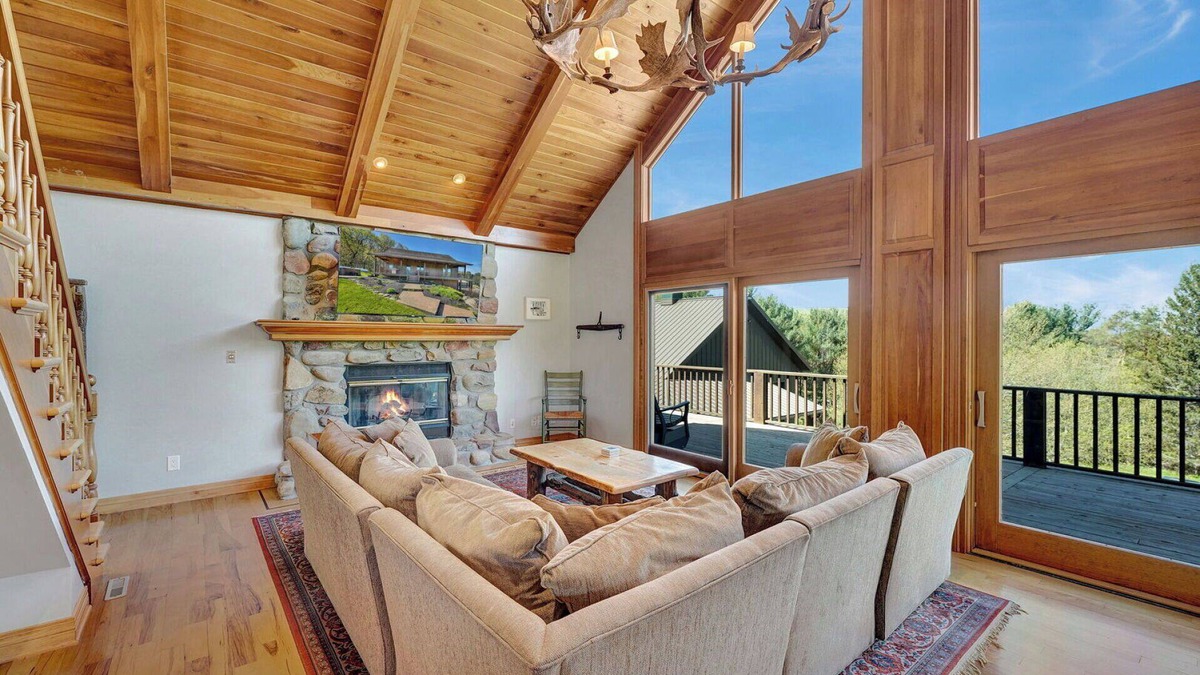 West Valley House | Renovated & Spacious Home, Wood Fireplace, Hot Tub